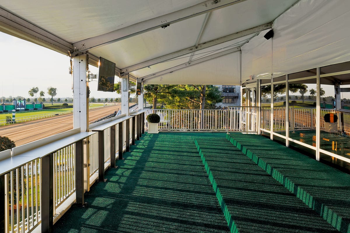 Breeders' Cup tickets at Keeneland will be limited to 28,000